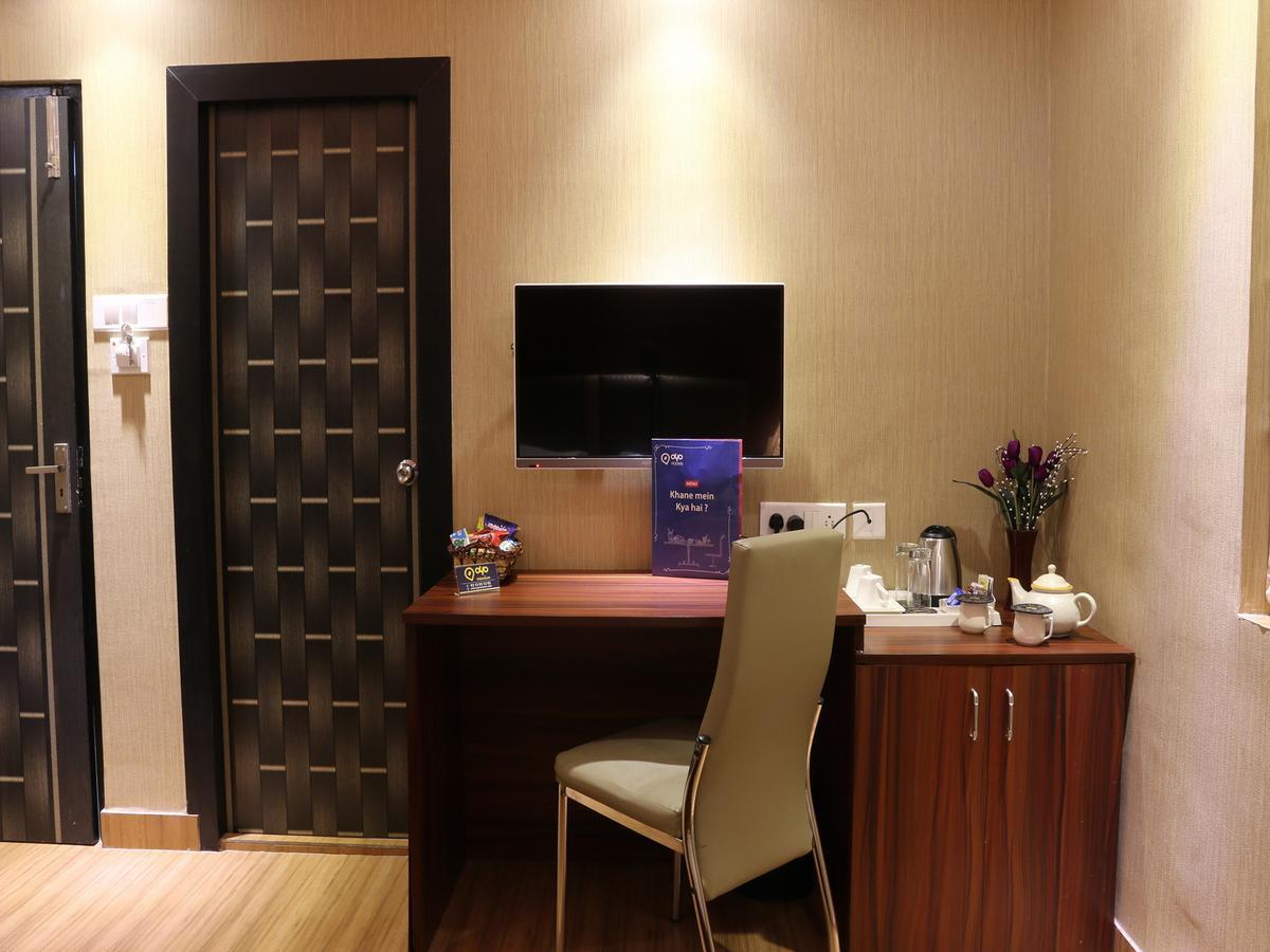 Oyo 662 Hotel Comfotel Калькутта Экстерьер фото